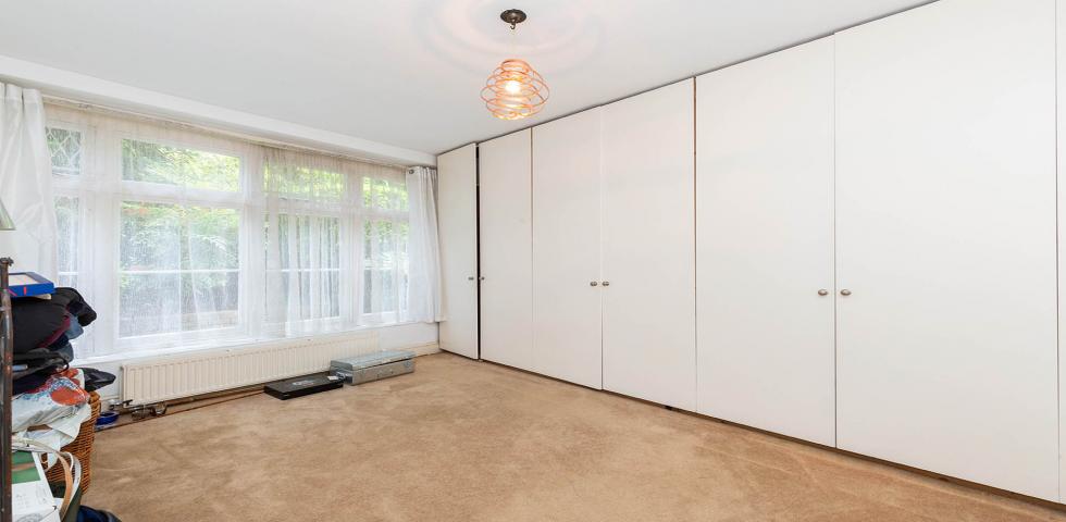 			2 Bedroom, 1 bath, 1 reception Flat			 Acol Road, WEST HAMPSTEAD